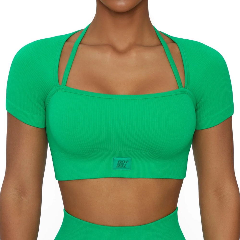 Bo+Tee Green Athletic Ribbed Cropped Workout Tee Size Small